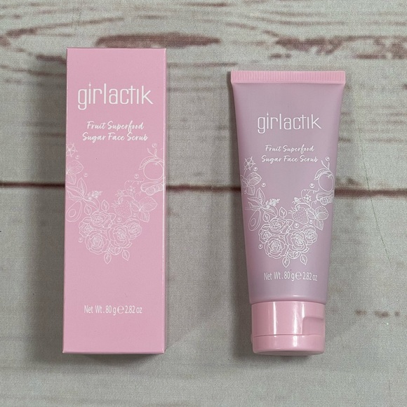 GIRLACTIK Fruit Superfood Scrub - Picture 2 of 6